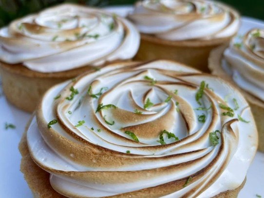 Mini tortinhas de limão com merengue