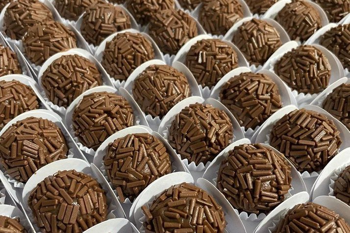 Bandeja de brigadeiros